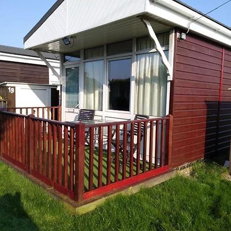 Chalet By The Sea Chapel Saint Leonards Exterior photo